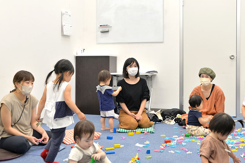 座談会中、子ども達も自由に遊んでいた「mamagaku（ママガク）」開催スペース
