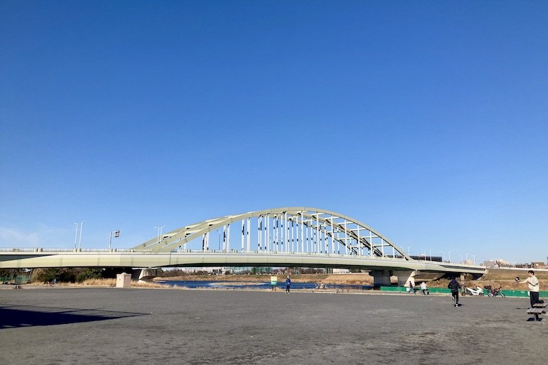 「稲田多摩川公園」と多摩川水道橋