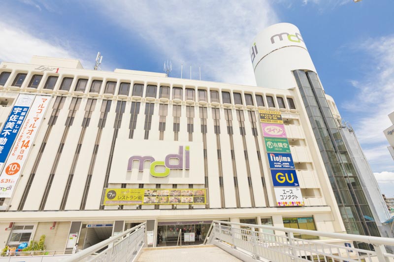 7階建てのショッピングモール「戸塚モディ」