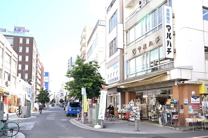 老舗も多い「ベルロードつるみ・鶴見銀座商店街」の様子
