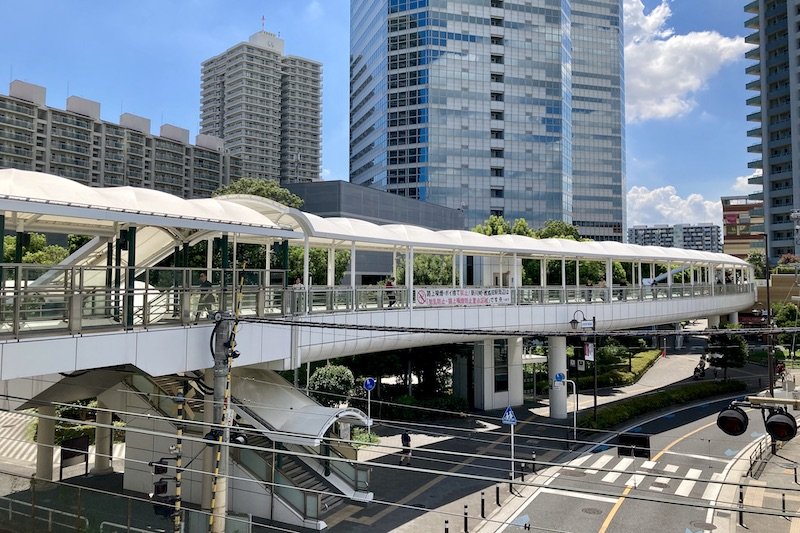 「新川崎」駅と「鹿島田」駅を繋ぐ歩行者通路